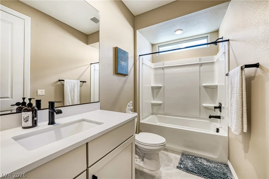 12439 Iron Bluff, Las Vegas, NV 89138
