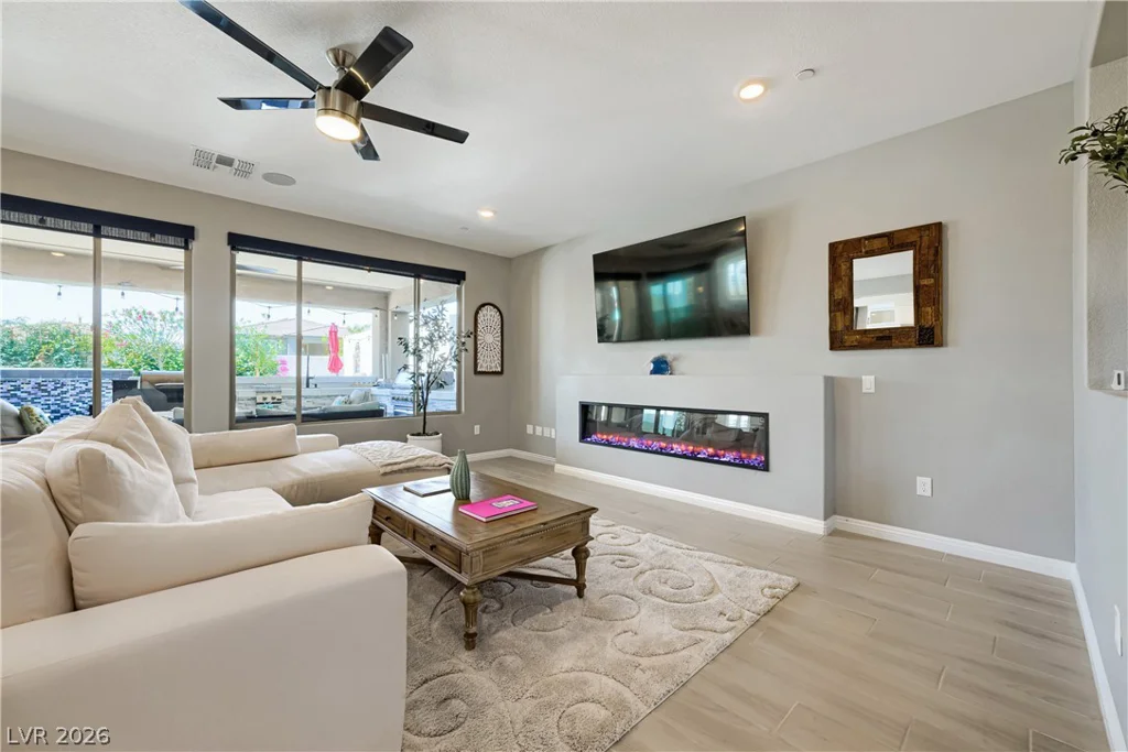 12439 Iron Bluff, Las Vegas, NV 89138