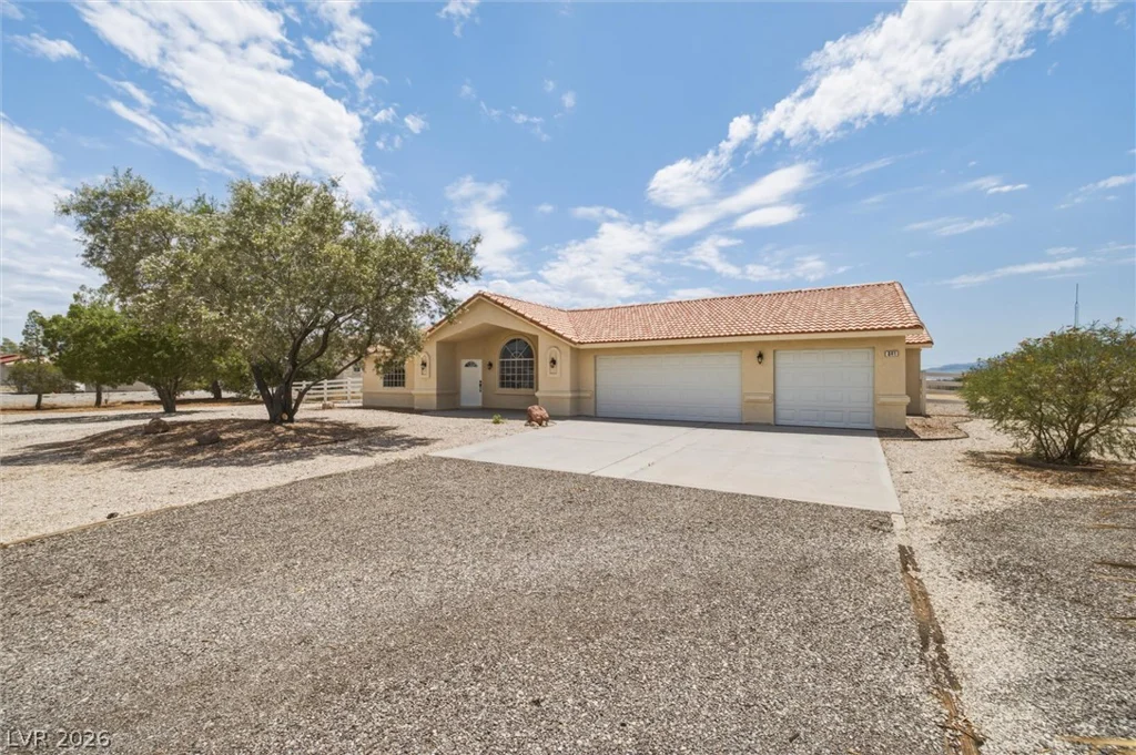 841 Falcon, Pahrump, NV 89048