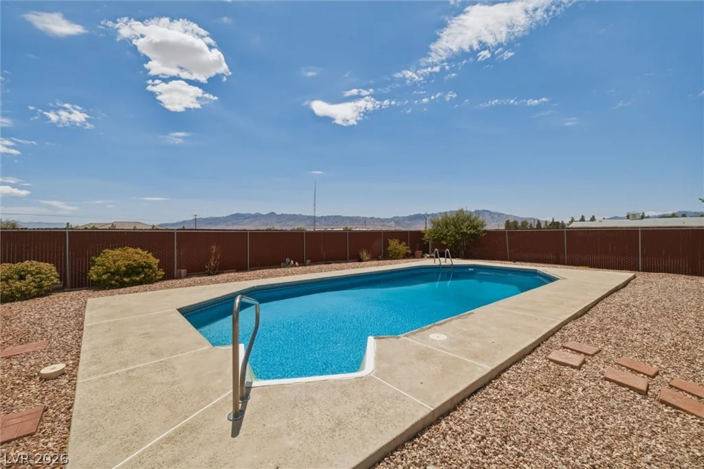 841 Falcon, Pahrump, NV 89048