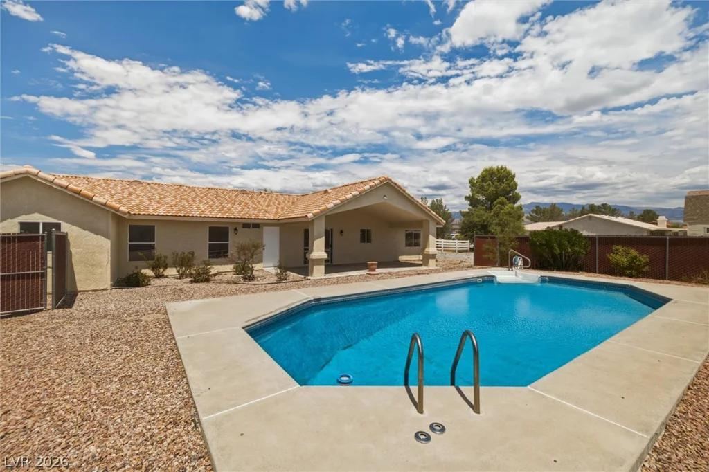 841 Falcon, Pahrump, NV 89048