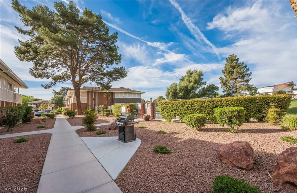 2831 GEARY, Las Vegas, NV 89109