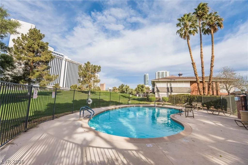 2831 GEARY, Las Vegas, NV 89109