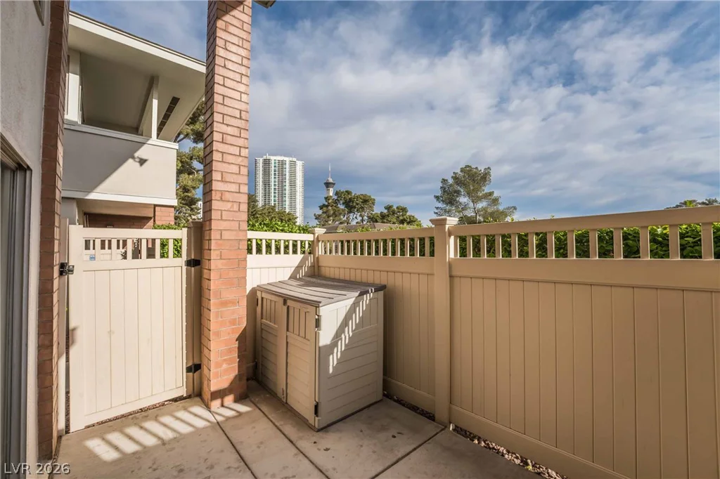 2831 GEARY, Las Vegas, NV 89109