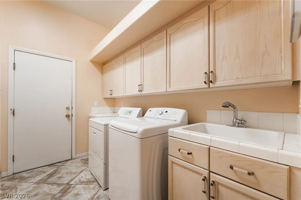 3775 Rick Stratton, Las Vegas, NV 89120