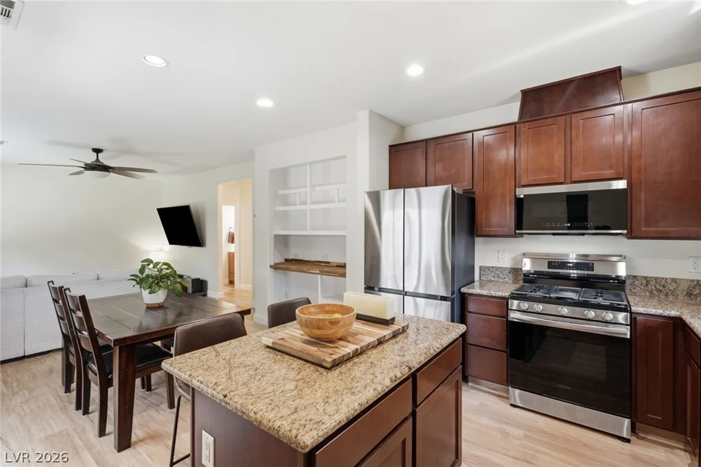 10637 Axis Mountain, Las Vegas, NV 89166