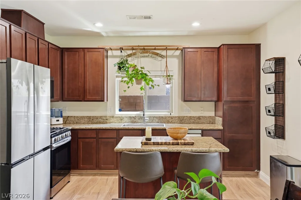 10637 Axis Mountain, Las Vegas, NV 89166