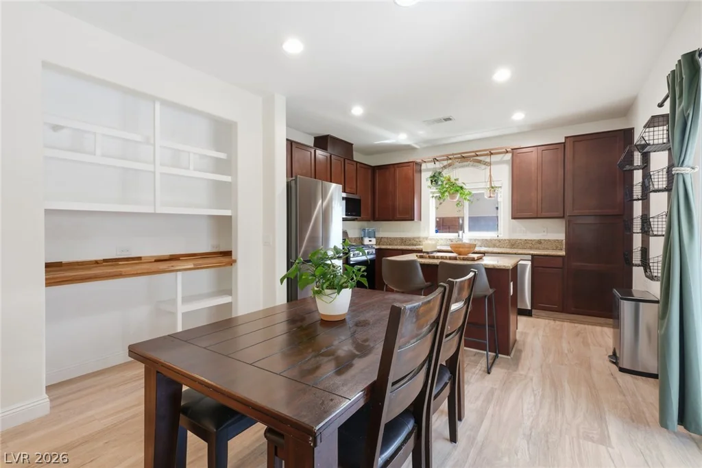 10637 Axis Mountain, Las Vegas, NV 89166