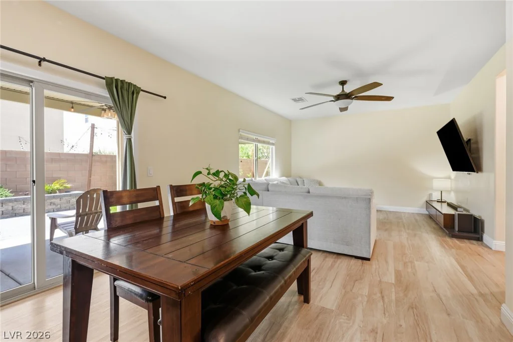 10637 Axis Mountain, Las Vegas, NV 89166