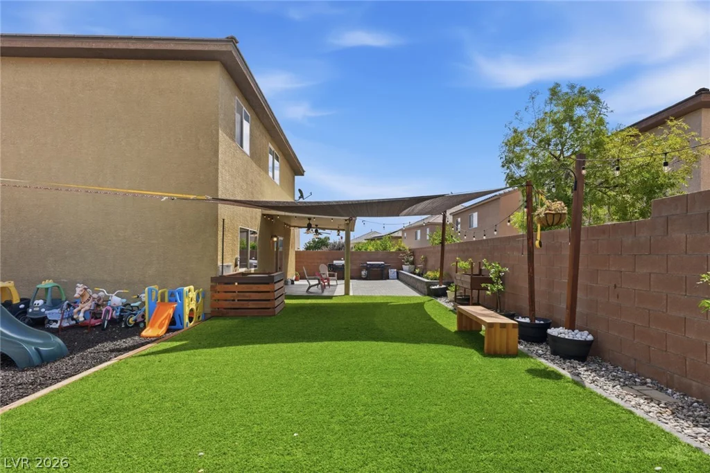 10637 Axis Mountain, Las Vegas, NV 89166