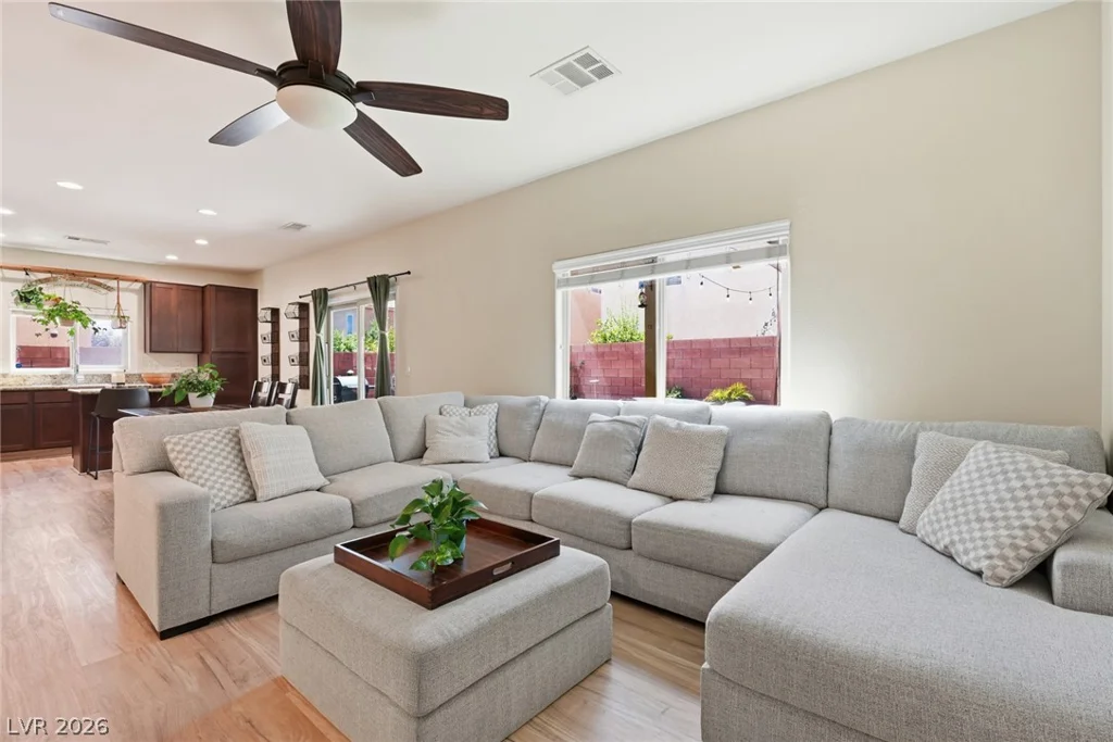 10637 Axis Mountain, Las Vegas, NV 89166