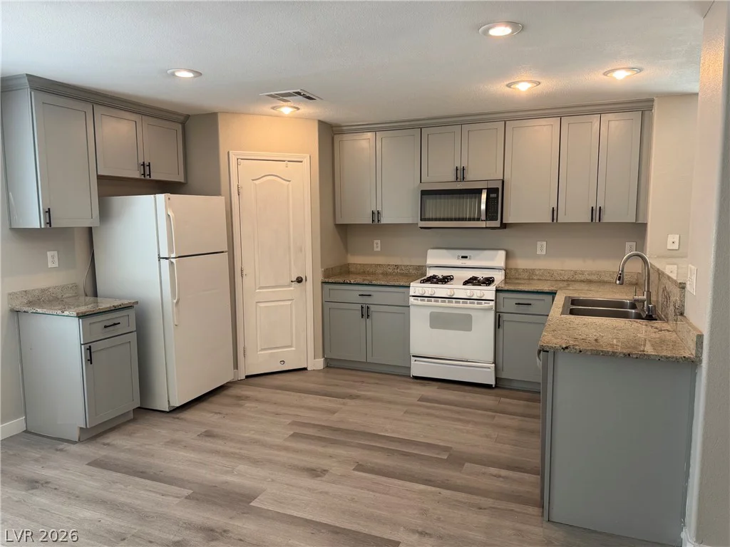 676 Magrath, Las Vegas, NV 89178