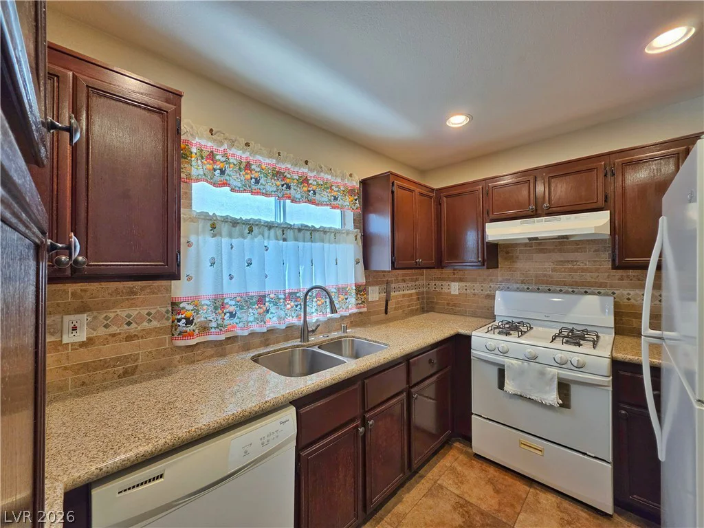 5218 Pat, Las Vegas, NV 89118