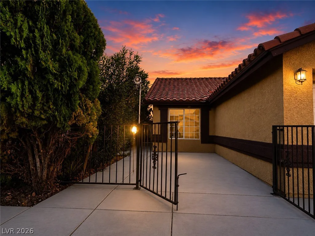 4021 Lighthouse, Las Vegas, NV 89110