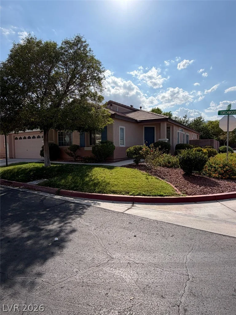 121 Torchwood, Las Vegas, NV 89144