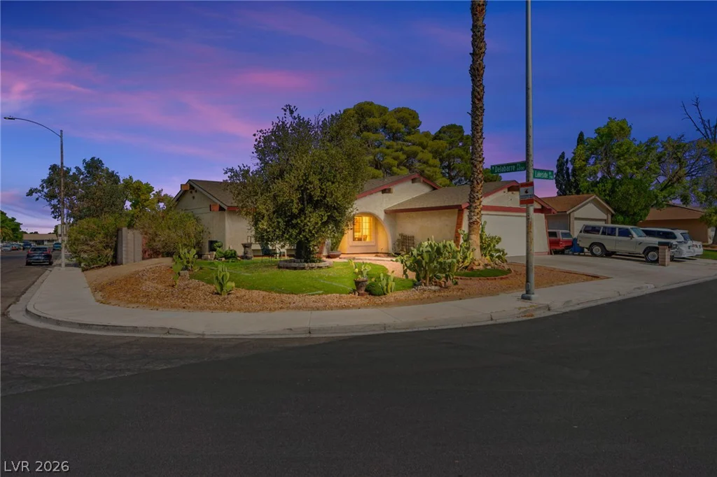 2529 Lakeside, Las Vegas, NV 89108
