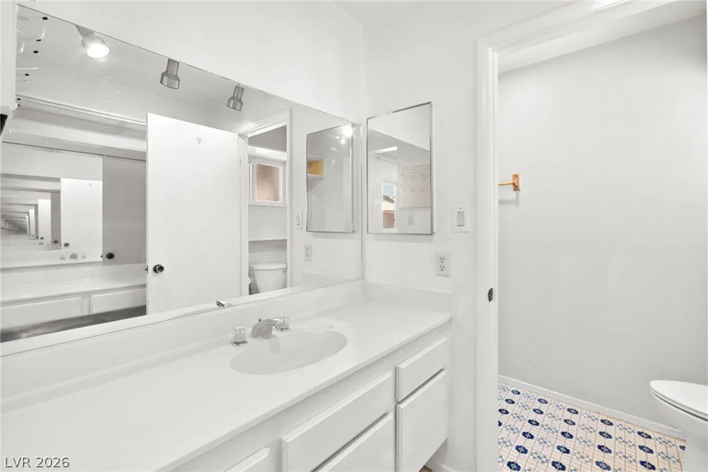 2529 Lakeside, Las Vegas, NV 89108