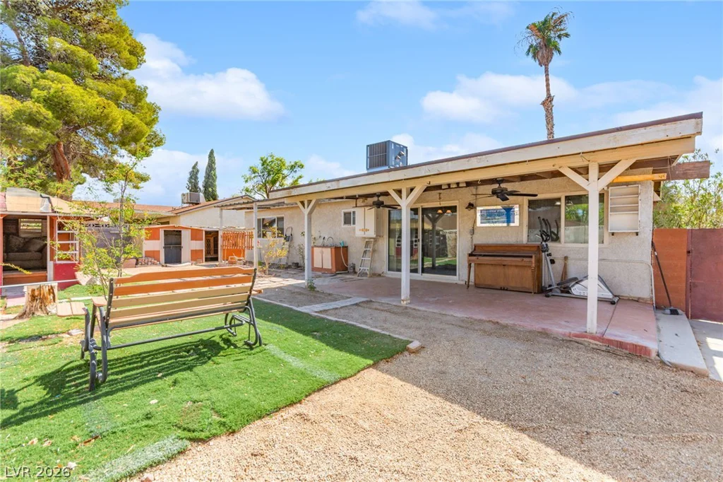 2529 Lakeside, Las Vegas, NV 89108