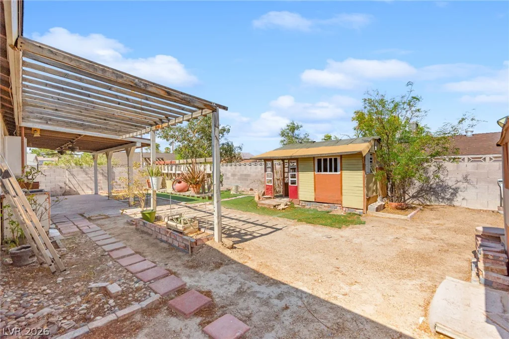 2529 Lakeside, Las Vegas, NV 89108