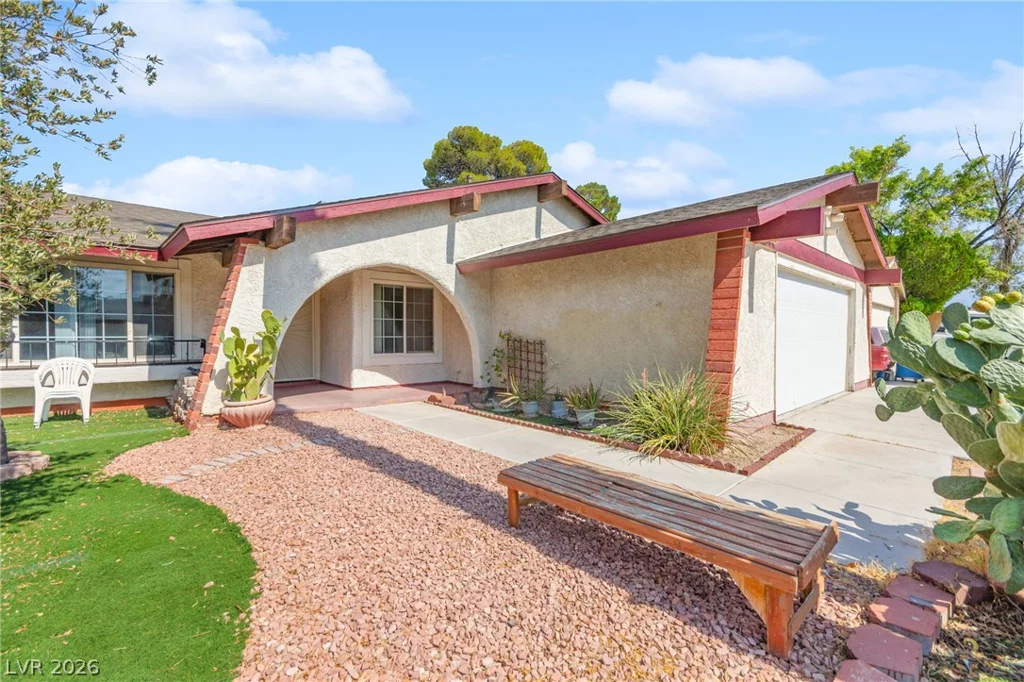 2529 Lakeside, Las Vegas, NV 89108