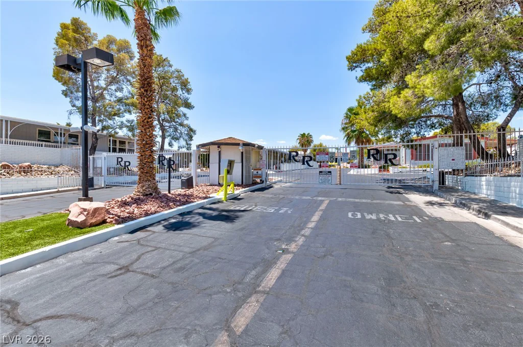 4583 Royal Club, Las Vegas, NV 89103
