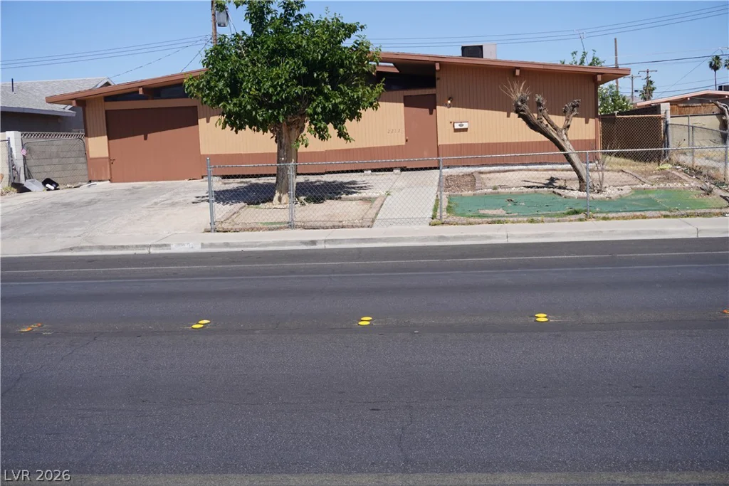 2212 Revere, North Las Vegas, NV 89030