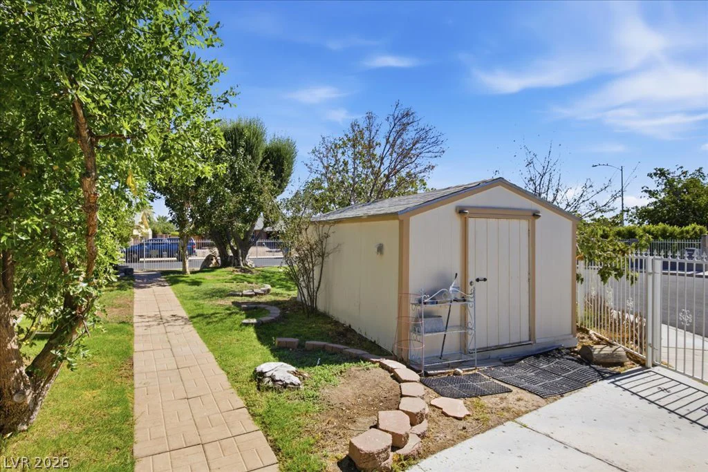 6305 Arcadia, Las Vegas, NV 89118