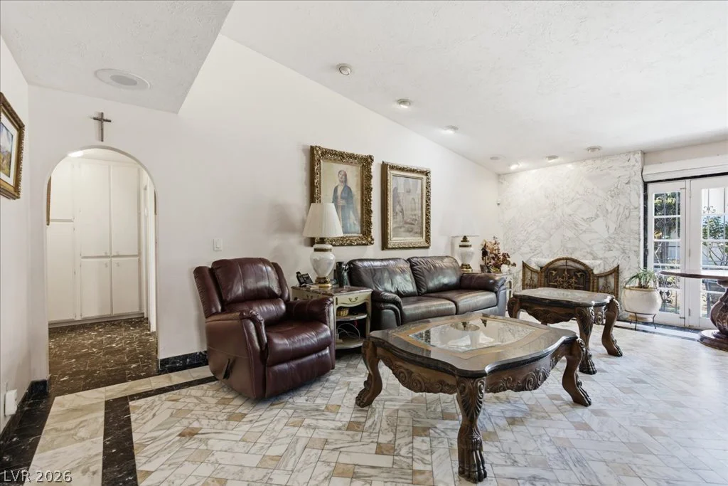 6305 Arcadia, Las Vegas, NV 89118