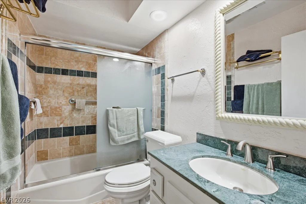 6305 Arcadia, Las Vegas, NV 89118