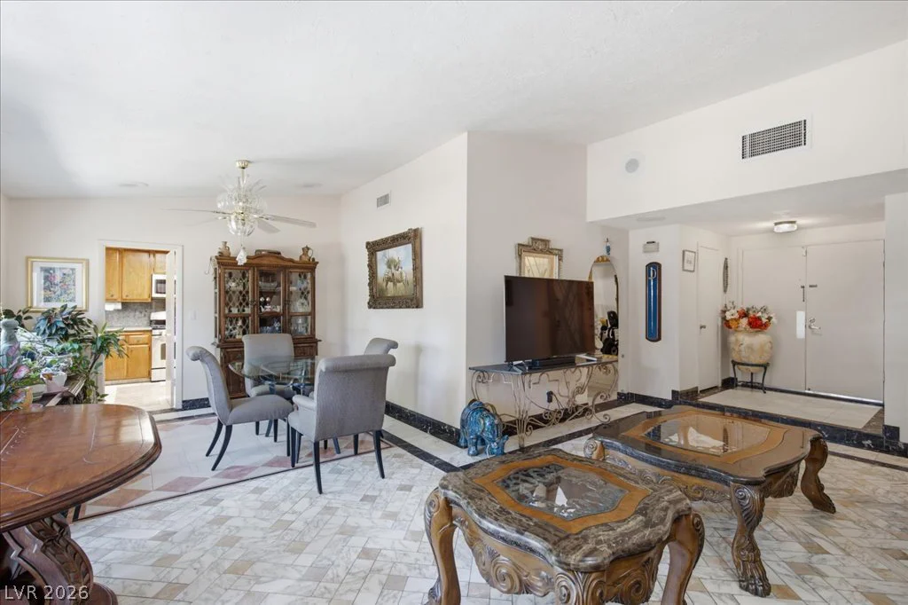 6305 Arcadia, Las Vegas, NV 89118