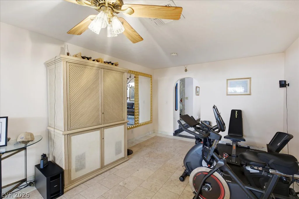 6305 Arcadia, Las Vegas, NV 89118