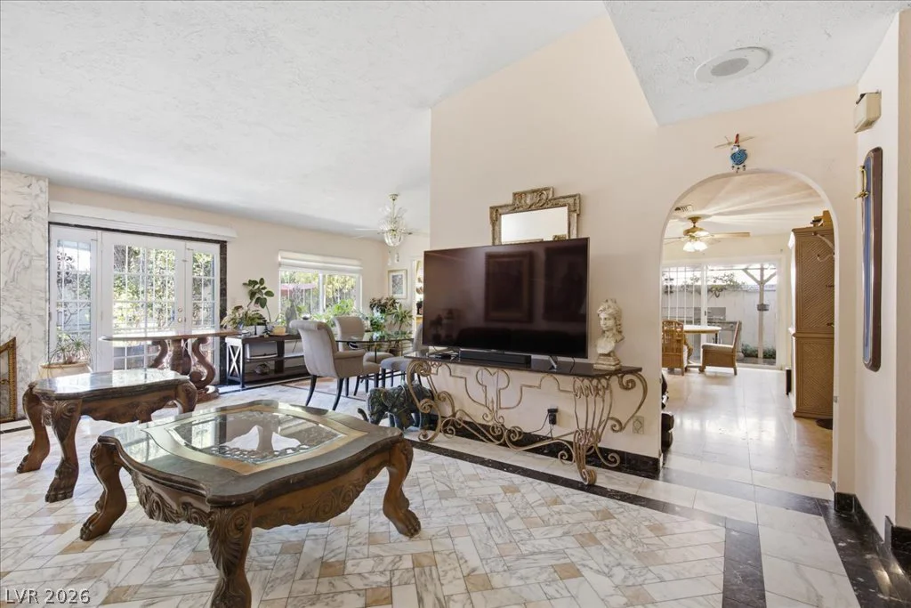 6305 Arcadia, Las Vegas, NV 89118