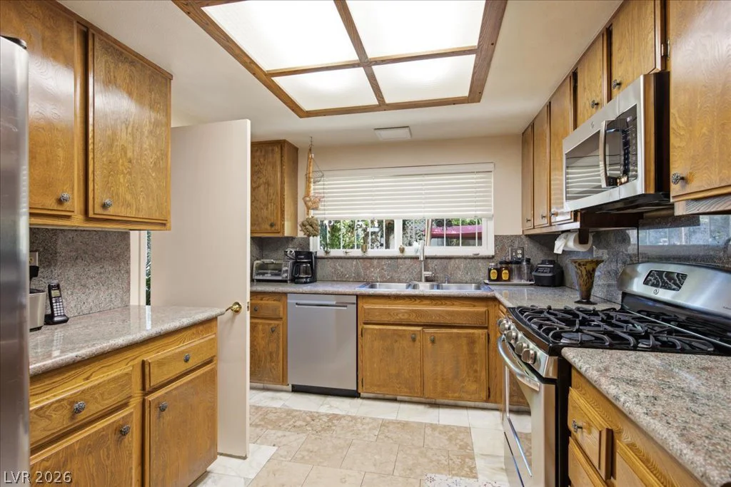 6305 Arcadia, Las Vegas, NV 89118