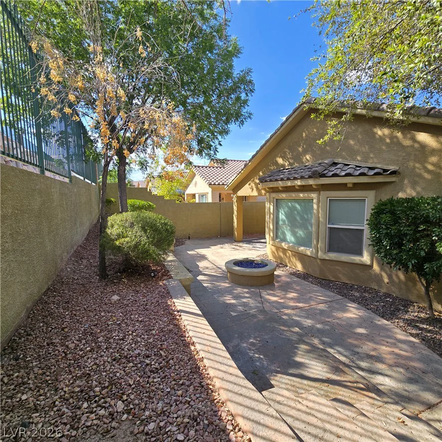 4439 Weitzman, Las Vegas, NV 89141