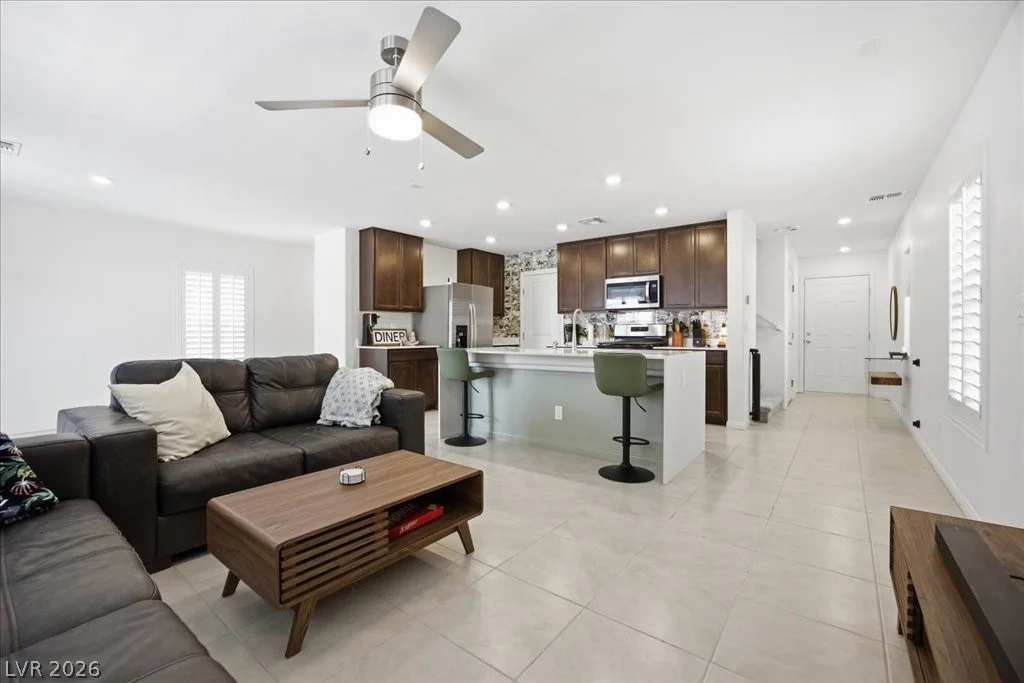 8724 Crestwood Hills, Las Vegas, NV 89113