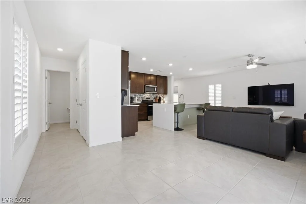 8724 Crestwood Hills, Las Vegas, NV 89113