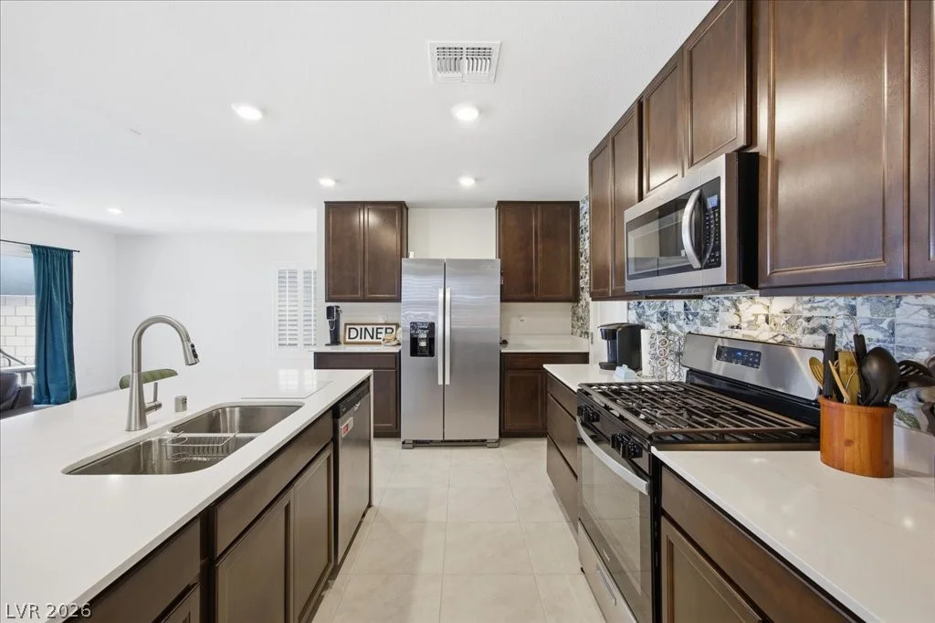 8724 Crestwood Hills, Las Vegas, NV 89113