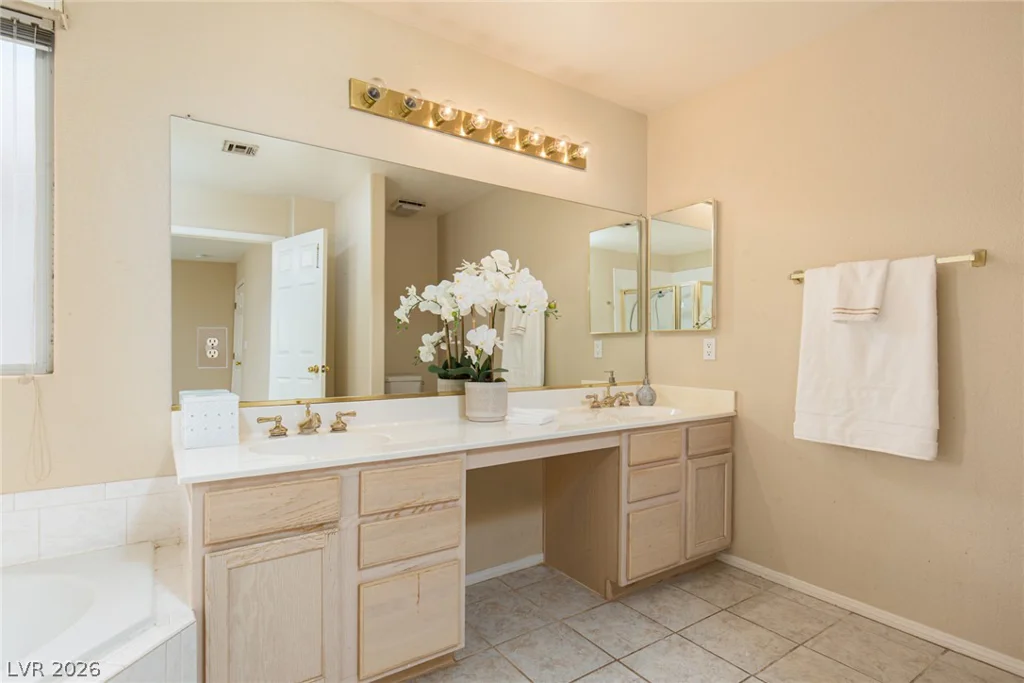 5916 Taj Mahal, Las Vegas, NV 89130
