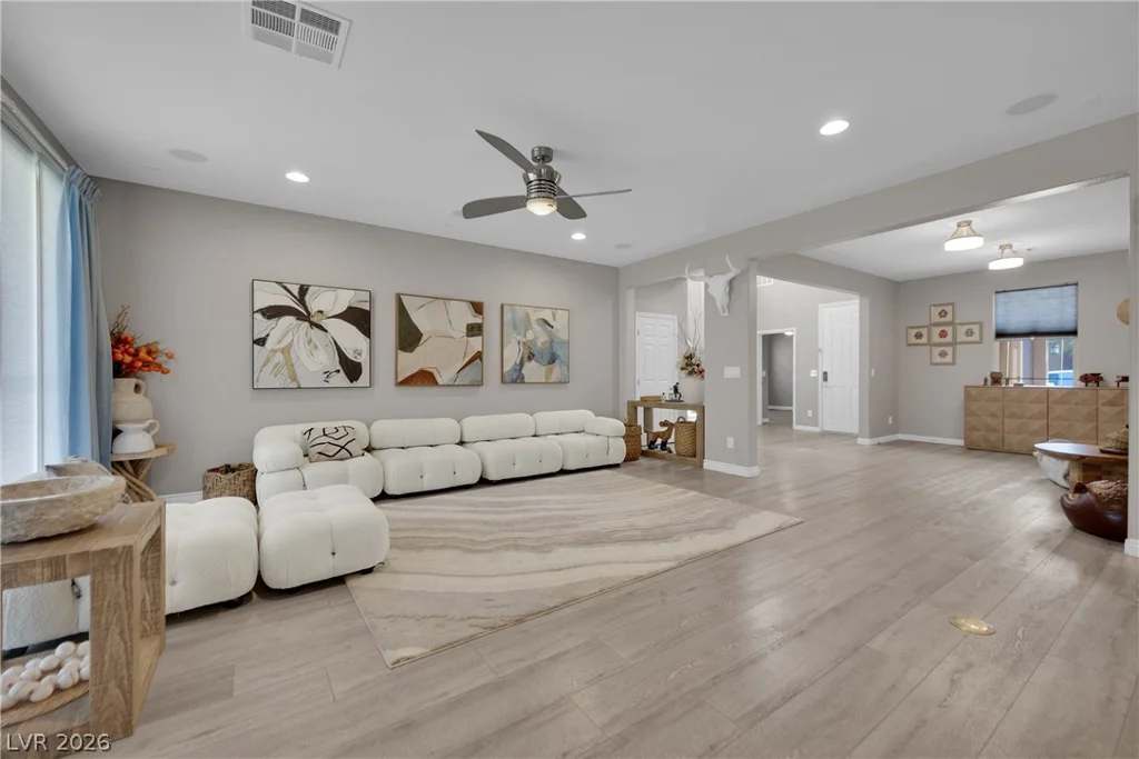 8767 Pinley Spring, Las Vegas, NV 89113
