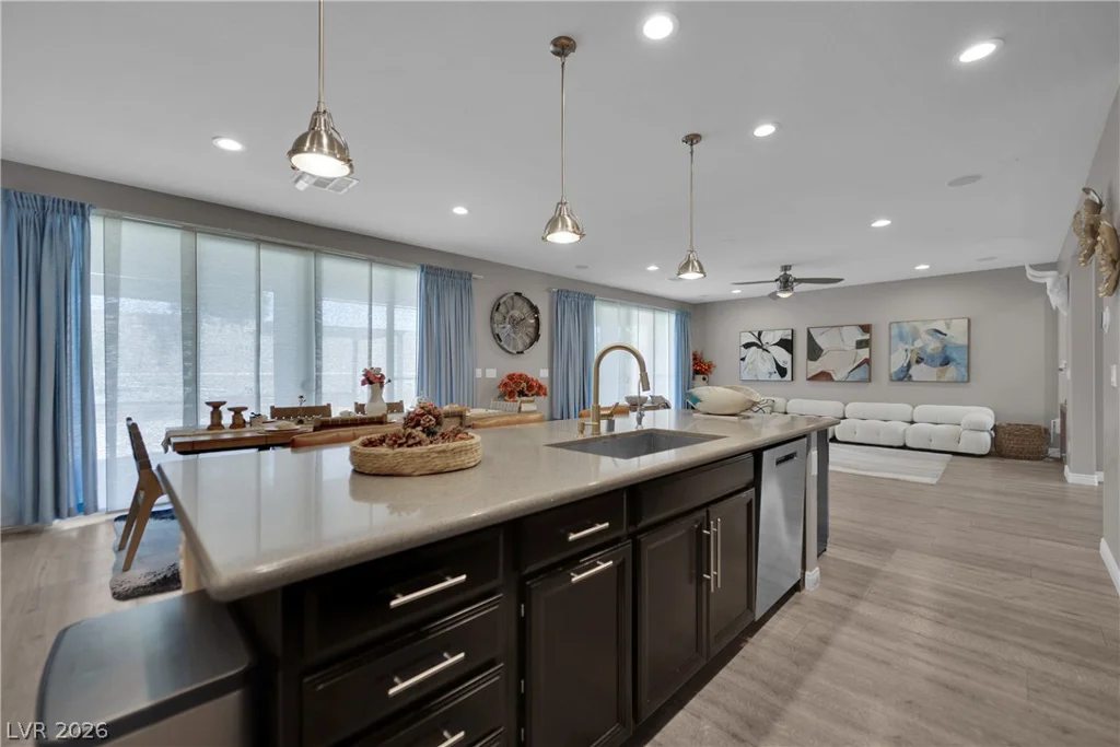 8767 Pinley Spring, Las Vegas, NV 89113