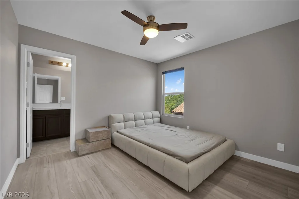 8767 Pinley Spring, Las Vegas, NV 89113