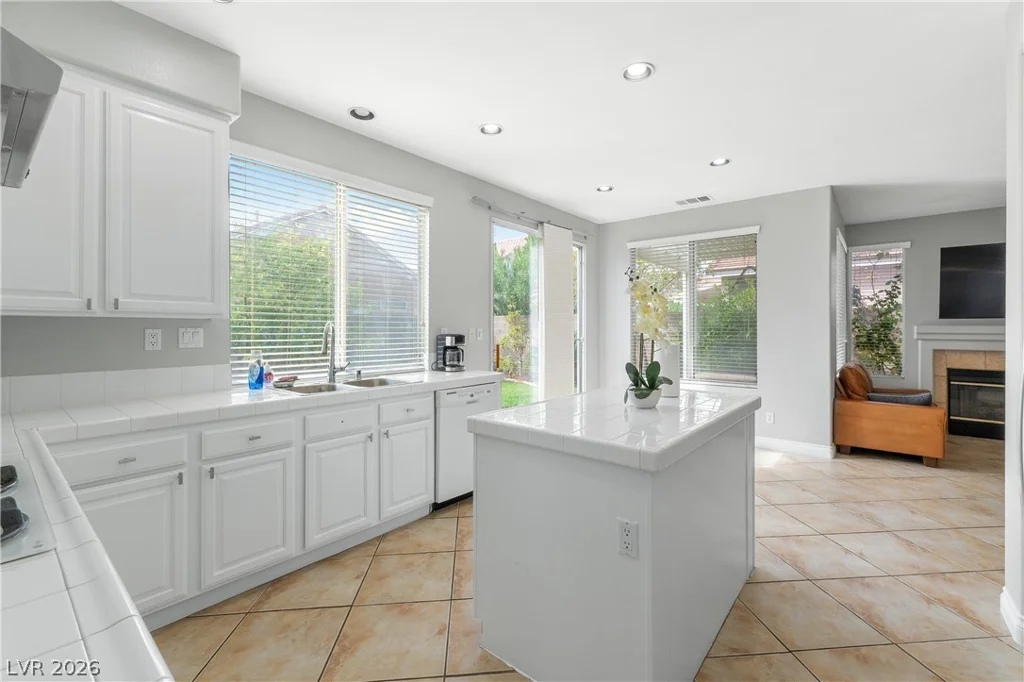 7823 Windward, Las Vegas, NV 89147