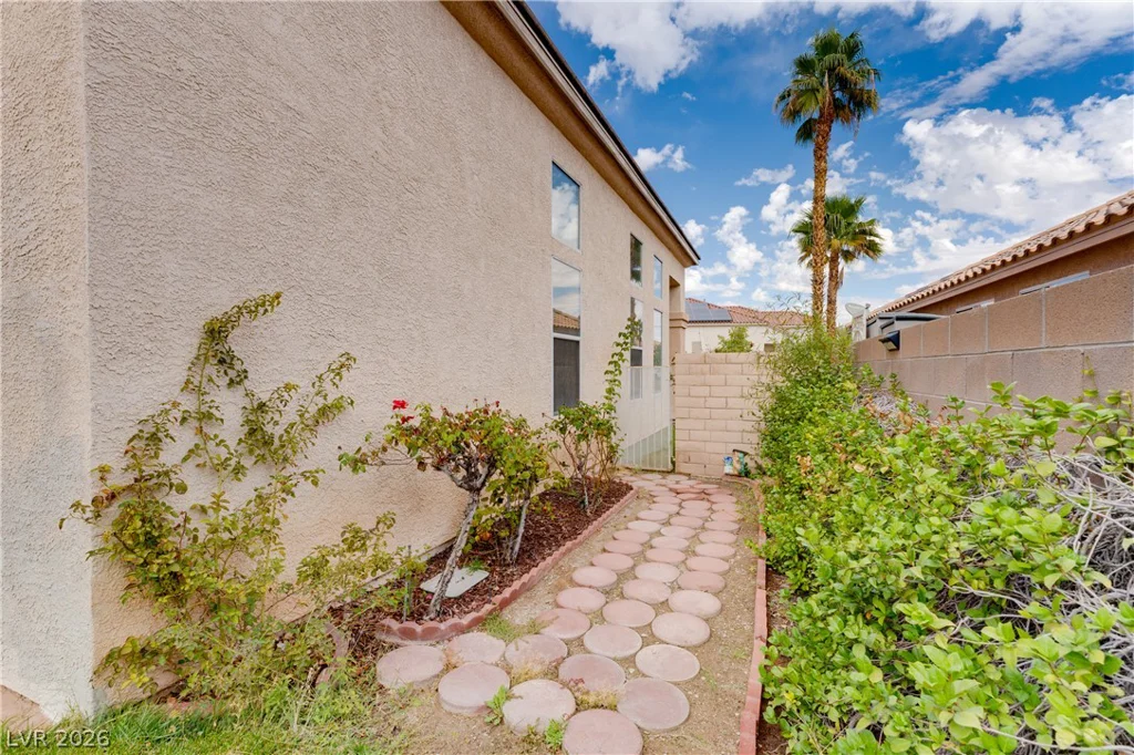 7823 Windward, Las Vegas, NV 89147