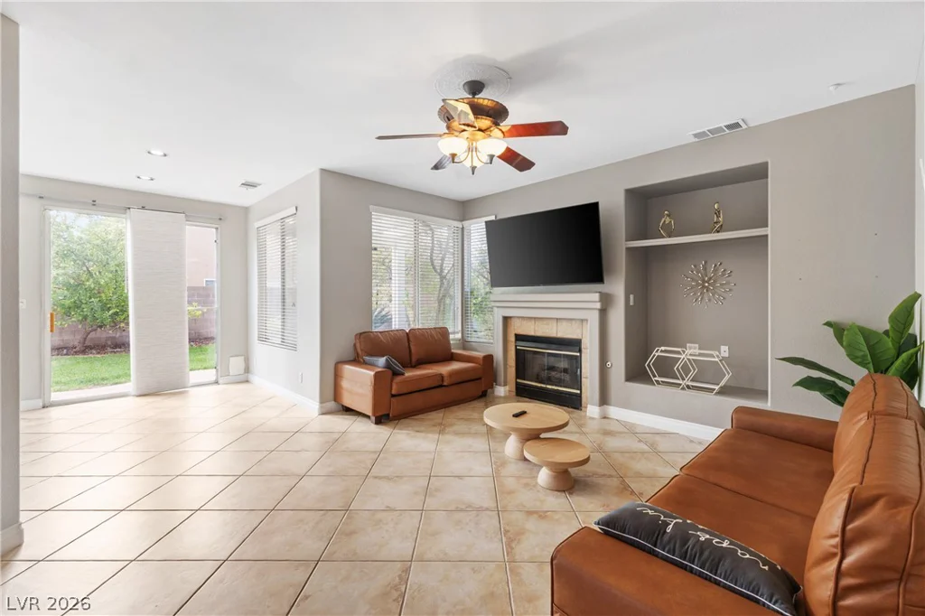 7823 Windward, Las Vegas, NV 89147