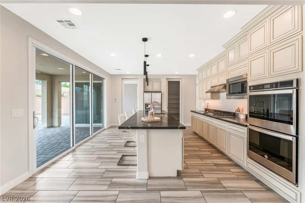 7315 Ellington Park, Las Vegas, NV 89166