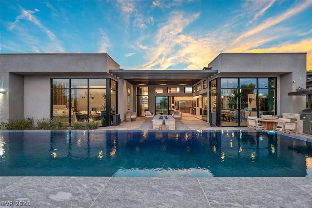 10932 White Clay, Las Vegas, NV 89135