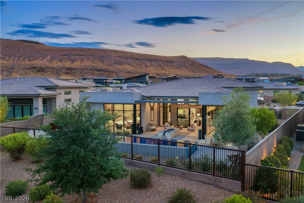 10932 White Clay, Las Vegas, NV 89135