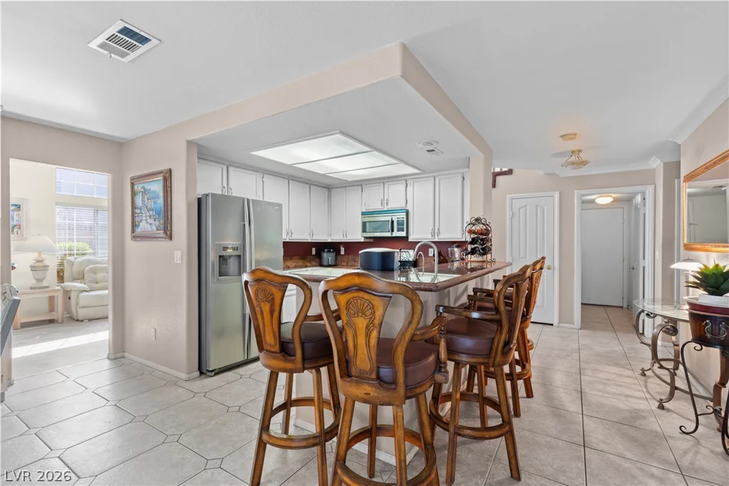 2000 Summit Pointe, Las Vegas, NV 89117
