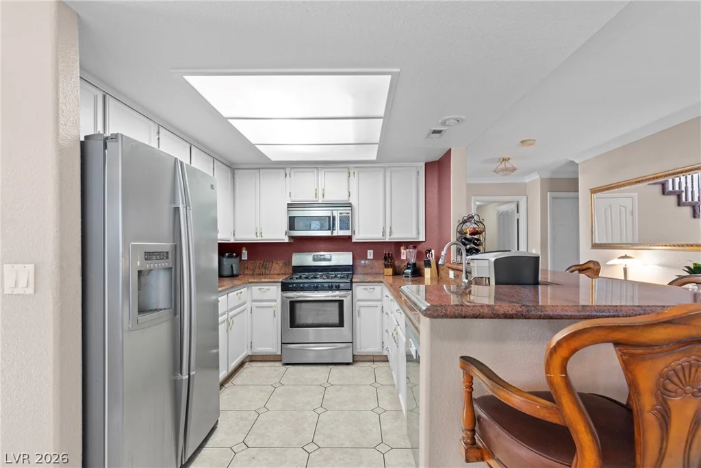 2000 Summit Pointe, Las Vegas, NV 89117