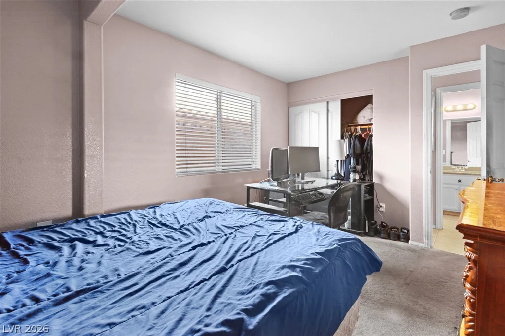 2000 Summit Pointe, Las Vegas, NV 89117